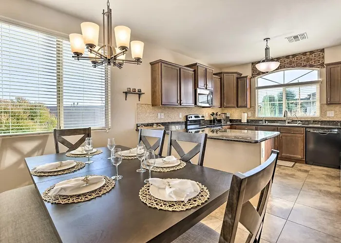 Holiday home Snowbird Escape W/ Outdoor Oasis In Gold Canyon! *