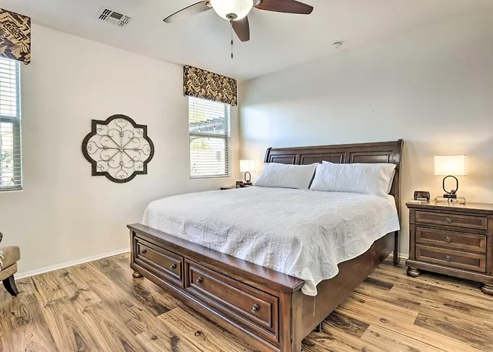 Snowbird Escape W/ Outdoor Oasis In Gold Canyon! *