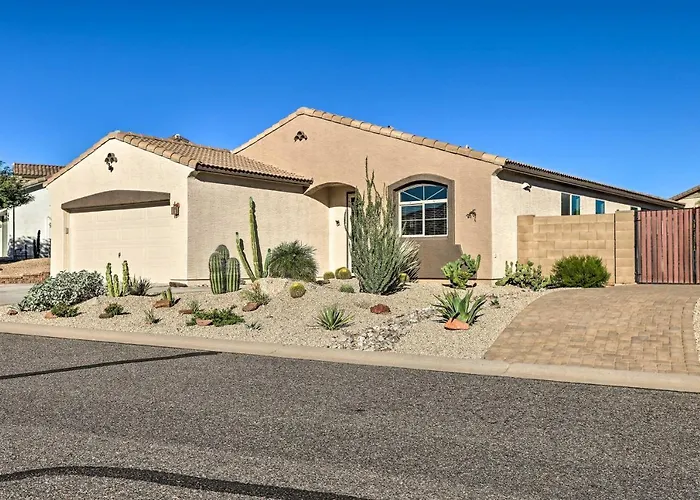 Snowbird Escape W/ Outdoor Oasis In Gold Canyon! Holiday home Gold Canyon
